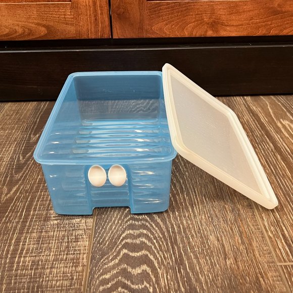 Tupperware Fridgesmart Medium Blue Vented Container - Picture 10 of 12